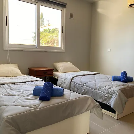 Nissi Bliss * Ajía Nápa