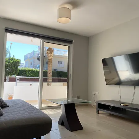 Nissi Bliss * Ajía Nápa